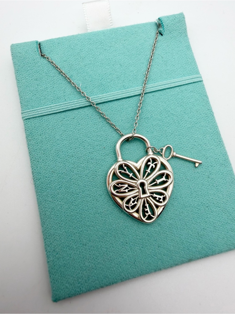 Tiffany & Co. 18” medium enchant filigree heart w key necklace sterling silver - Picture 5 of 12